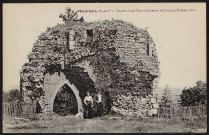 Montlhéry. - Restes d'une tour d'enceinte de l'ancien château fort [1915-1920]. 
