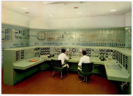 SACLAY. - Centre d'études nucléaires de Saclay (CEN). Le tableau de contrôle de l'accélérateur Saturne [Editeur Yvon]. 