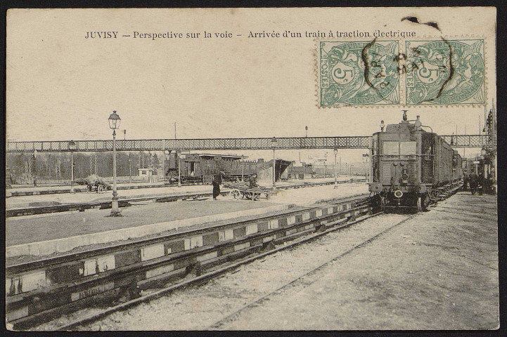 JUVISY-SUR-ORGE.- Arrivée d'un train à traction électrique [1905-1906].