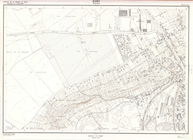 EVRY. - Ministère de l'environnement, district de la région de Paris, feuilles X-11-E, X-11-J, X-11-0, X-11-T et X-11-Y, plan topographique régulier, décembre 1966. Ech. 1/2 000. Papier. N et B. Dim. 75 x 104,5 cm. [5 plans]. 