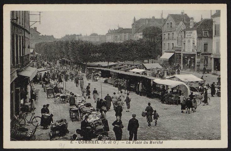 Corbeil-Essonnes.- Place du marché [1930]. 