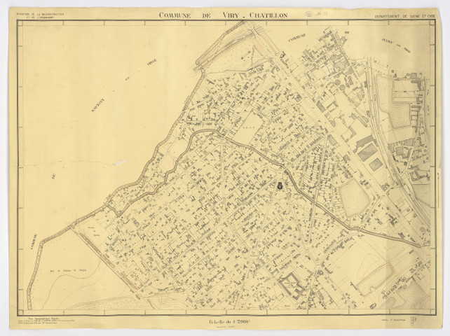 Plan topographique régulier de VIRY-CHATILLON dressé et dessiné en 1948 par L. POUSSIN, géomètre, vérifié par M. DUVOUCOUX, feuille 1, Ministère de la Reconstruction et de l'Urbanisme, 1949. Ech.1/2.000. N et B. Dim. 0,79 x 1,05. [mauvais état]. 