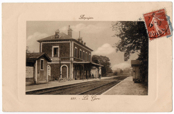 ARPAJON. - La gare, 1917, 2 mots, 10 c, ad., sépia. 