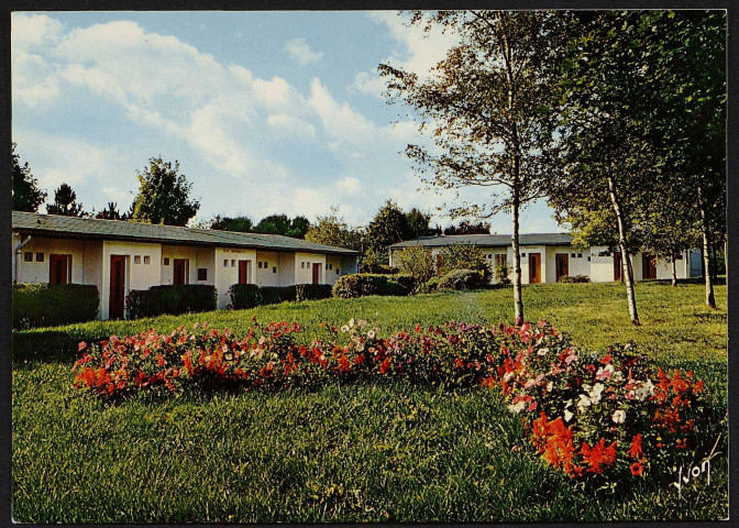 Dourdan .- Villages Vacances Familles, le Normont : les pavillons [1970-1990]. 