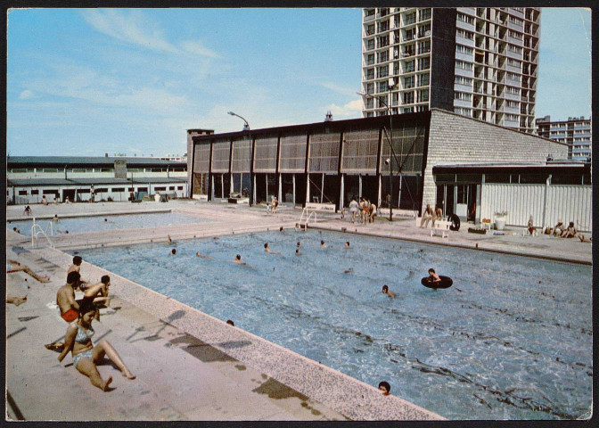 RIS-ORANGIS.- La piscine [1985].