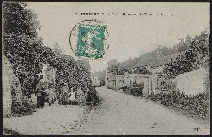 Etrechy.- Hameau de Fontaine Liveau (1909). 