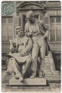 CORBEIL-ESSONNES. - Statue des frères Galignani par H. Chapu, ND, 1917, 2 mots, 5 c, ad., cotes négatifs 2B113/9, 2B114/1. 